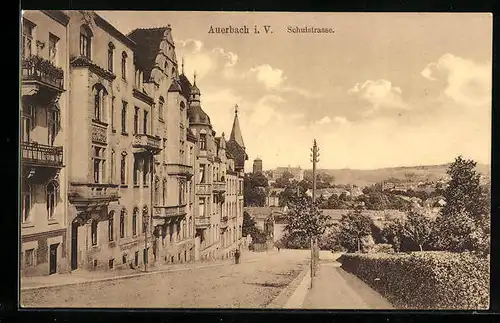 AK Auerbach i. V., Schulstrasse mit Kirchturmspitze