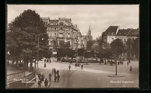 AK Bad Aachen, Spaziergänger auf dem Kaiserplatz