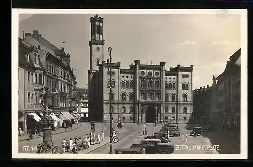 AK Zittau, Fussgänger und Autos auf dem Marktplatz