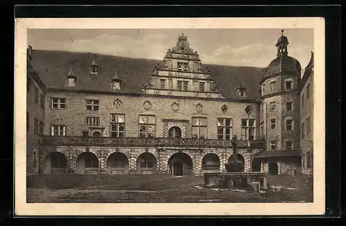 AK Weikersheim, Schlosshof mit Rittersaal