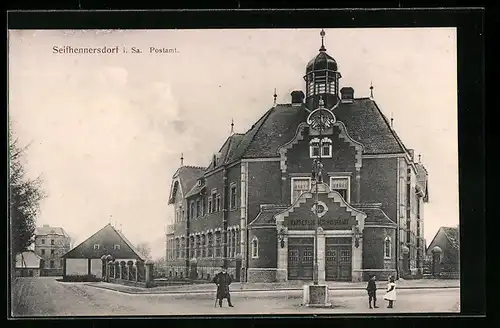 AK Seifhennersdorf i. Sa., Postamt mit Passanten
