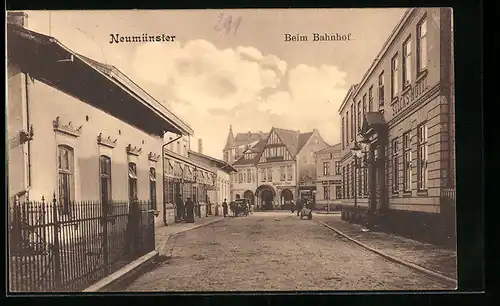 AK Neumünster, Strassenpartie beim Bahnhof, Selcks Hotel, Deutsches Haus