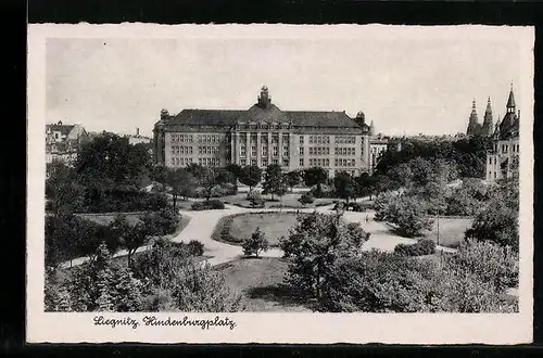 AK Liegnitz, Hindenburgplatz mit Bäumen