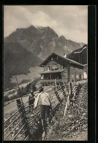 AK Astegg /Zillertal, Bauern bei der Arbeit mit Bergkulisse