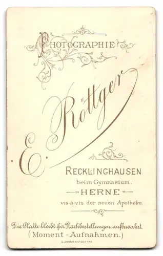 Fotografie E. Röttger, Recklinghausen, Junger bürgerlicher Herr im Anzug