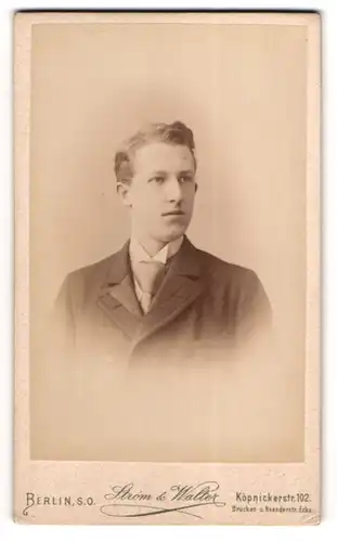 Fotografie Strom & Walter, Berlin, Portrait junger Mann Franz Schenik als Student, 1894