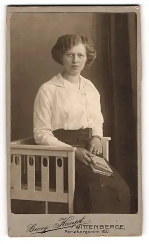 Fotografie Georg Haupt, Wittenberge, Frau Hedwig Kraft aus Bresch, 1929