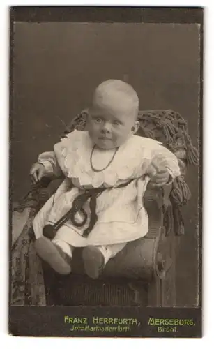 Fotografie Franz Herrfurth, Merseburg, niedliches Mädchen Charlotte Ritter, 1912