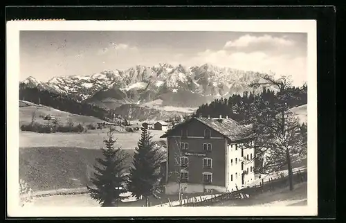 AK Wildbichl, Gasthaus zur Alpenrose mit Bergkulisse