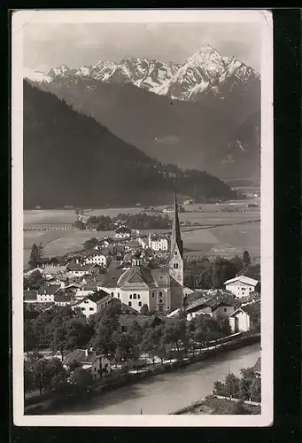 AK Zell im Zillertal, Ortsansicht gegen die Berge