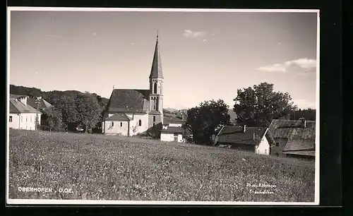 AK Oberhofen /O.-Oe., Ortspartie mit Kirche