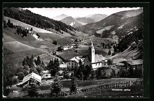 AK Vinaders, Ortspartie mit Kirche