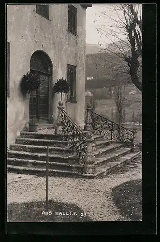 AK Hall, Treppe mit Geländer