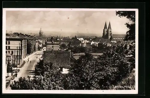 AK Landau /Pfalz, Strassenpartie mit Kirche