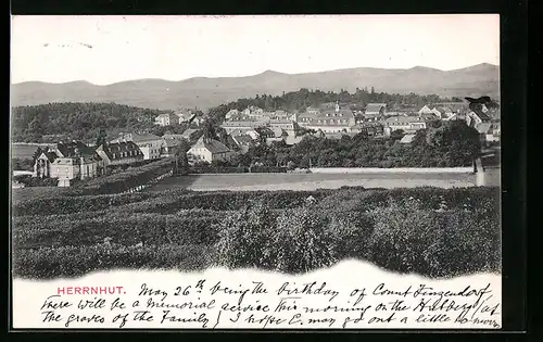 AK Herrnhut, Ortsansicht mit Bergen