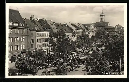 AK Schweinfurt, Markt mit Besuchern