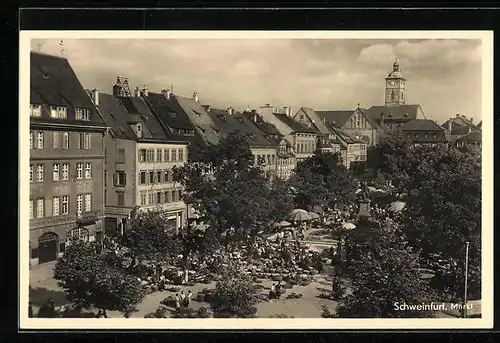 AK Schweinfurt, Markt mit Besuchern im Sommer