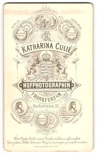 Fotografie Katharina Culie, Frankfurt / Main, Hochstr. 32, Königliches Wappen und Medaillen