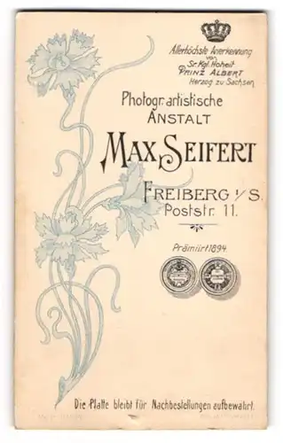 Fotografie Max Seidert, Freiberg i. S., Poststr. 11, blühende Blumen nebst Anschrift des Ateliers