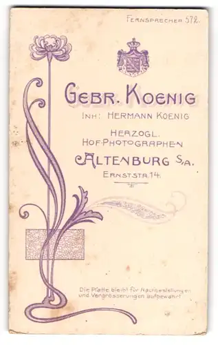 Fotografie Gebr. Koenig, Altenburg S. A., Ernststr. 14, Königliche Wappen und blühende Blume