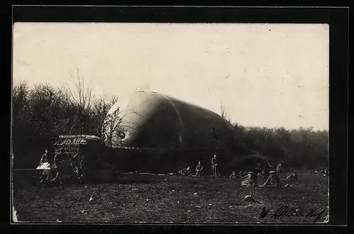 Foto-AK Deutscher Ballon am Boden