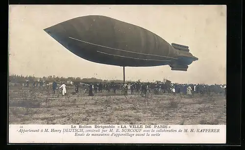 AK La Ballon Dirigeable La Ville de Paris-Essaisde maneouvres d`appareillage avant la sortie