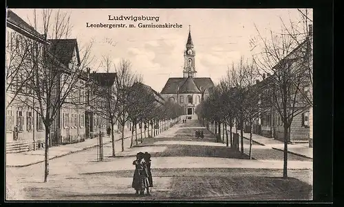 AK Ludwigsburg, Leonbergerstrasse mit Garnisonskirche