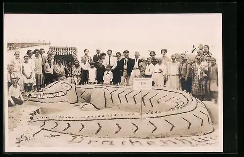 Foto-AK Sandplastik in Gestalt eines Krokodils