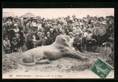 AK Berck-Plage, Travaux en sable sur la Plage, Sandplastik in Gestalt eines Löwen
