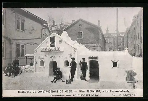 AK La Chaux-de-Fonds, Concours de Constructions de Neige 1906 /1907, Eisplastik in Form eines Hauses