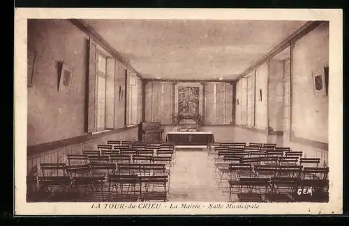 AK La Tour-du-Crieu, La Mairie, Salle Municipale