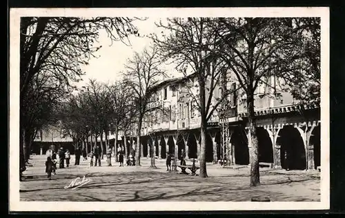 AK Mirepoix, La Place et les Couverts