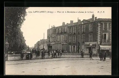 AK Lavelanet, Place de la Revolution et Avenue de la Gare