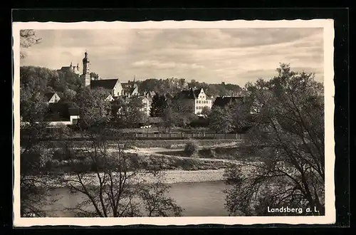 AK Landsberg a. L., Ortsansicht mit Flusslauf