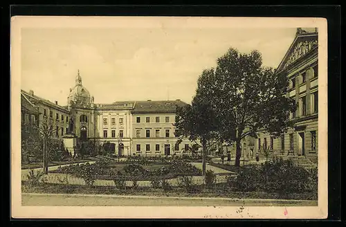 AK Bad Rothenfelde, Teutoburgerwald, Platz vor grossem Gebäude