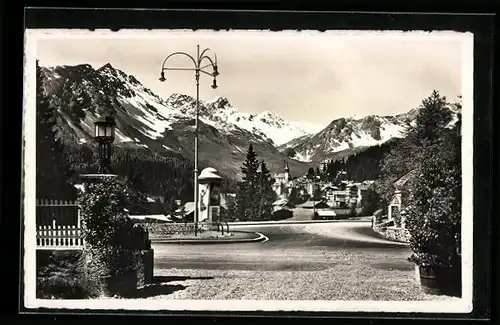 AK Arosa, Oberseebodenplatz mit Alpen