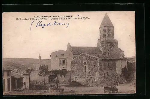 AK Saint-Saturnin, Place de la Fontaine et l`Eglise