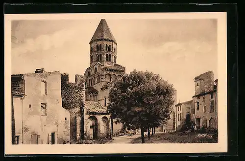 AK Saint-Saturnin, La Place de l`Eglise, la Chapelle Prè-Romane