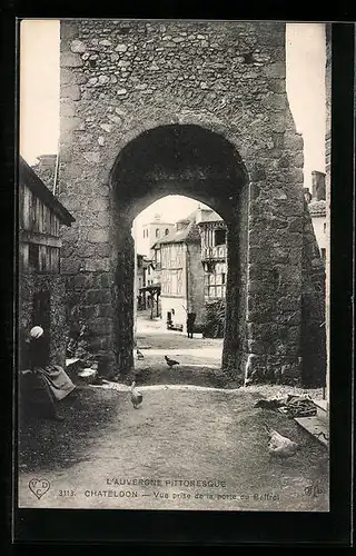 AK Chateldon, Vue prise de la porte du Beffroi