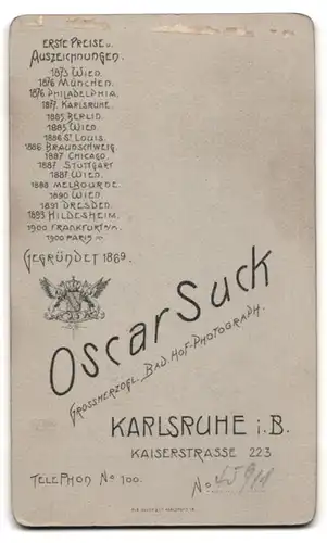 Fotografie Oscar Suck, Karlsruhe i. B., Kaiserstr. 223, Portrait stattlicher Herr mit Zwicker und Schnurrbart