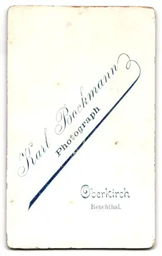 Fotografie K. Bockmann, Oberkirch / Renchthal, Portrait blonder frecher Bube im Matrosenanzug