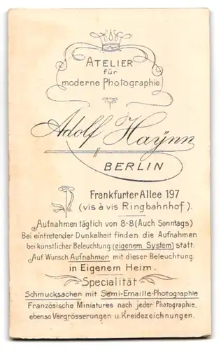 Fotografie Adolf Haynn, Berlin, Frankfurter Allee 197, Portrait süsses kleines Mädchen im Kleidchen