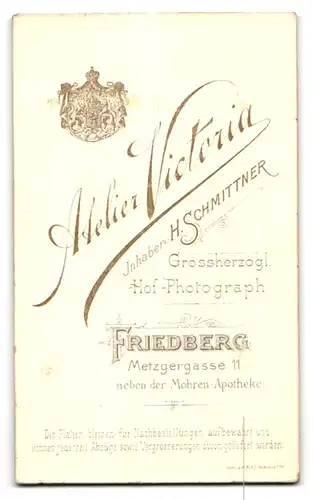 Fotografie Atelier Victoria, Friedberg, Metzgergasse 11, Portrait blonde Schönheit in gerüschter Bluse