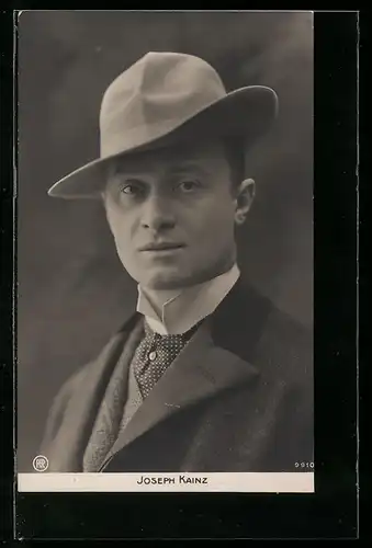 AK Schauspieler Joseph Kainz, im Mantel mit Hut gesehen
