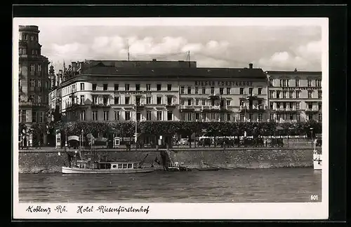 AK Koblenz a. Rh., das Hotel Riesenfürstenhof, Schiff an der Rheinpromenade