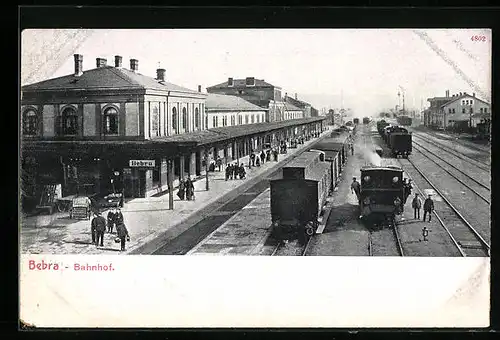 AK Bebra, Passanten auf dem Bahnsteig im Bahnhof