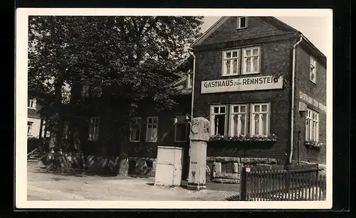 AK Schmiedefeld a. Rstg., am Gasthaus zum Rennsteig