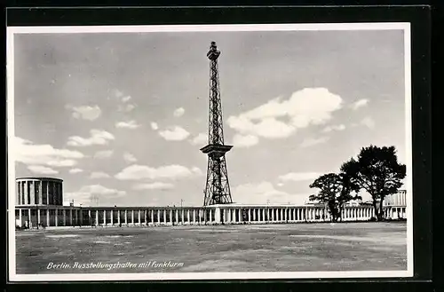 AK Berlin-Charlottenburg, Ausstellungshallen mit Funkturm