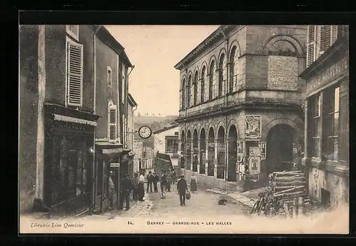 AK Darney, Grande Rue, Les Halles