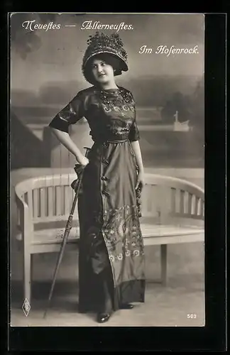 AK Frau im Hosenrock mit Hut